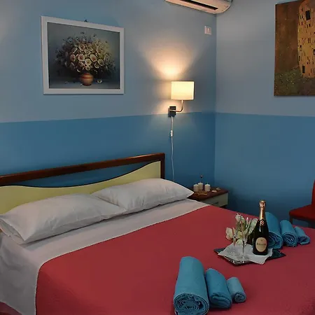 לינה וארוחת בוקר La Casa Di Luigi 3*