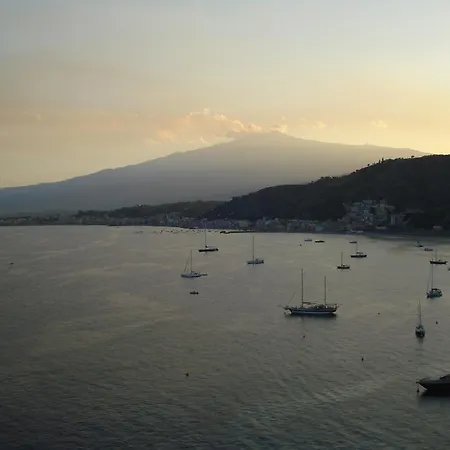 La Casa Di Luigi Giardini-Naxos